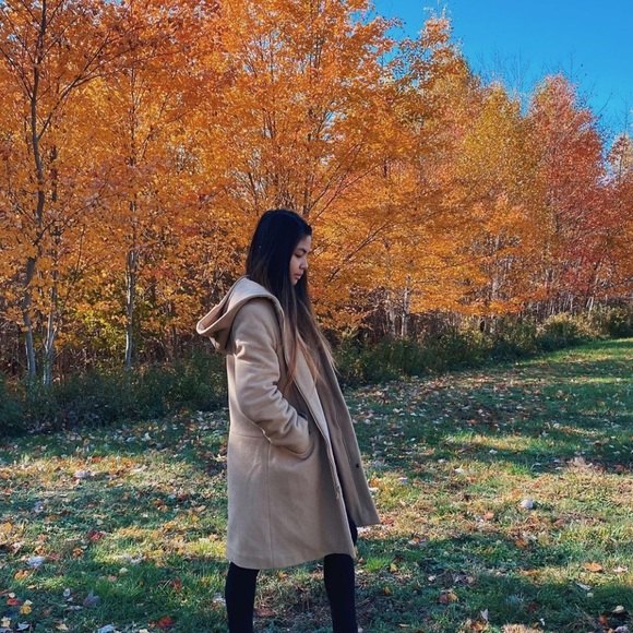 Mantles Hooded Coat 70% wool - Picture 5 of 9